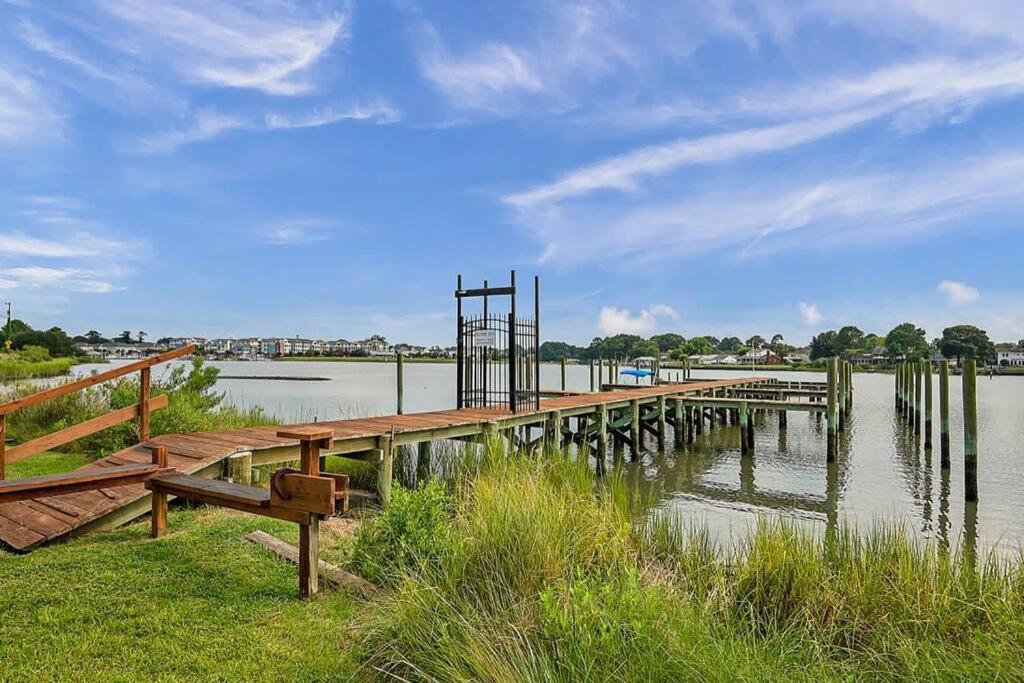 Ferienwohnung Relaxing On The Bay Norfolk Exterior foto